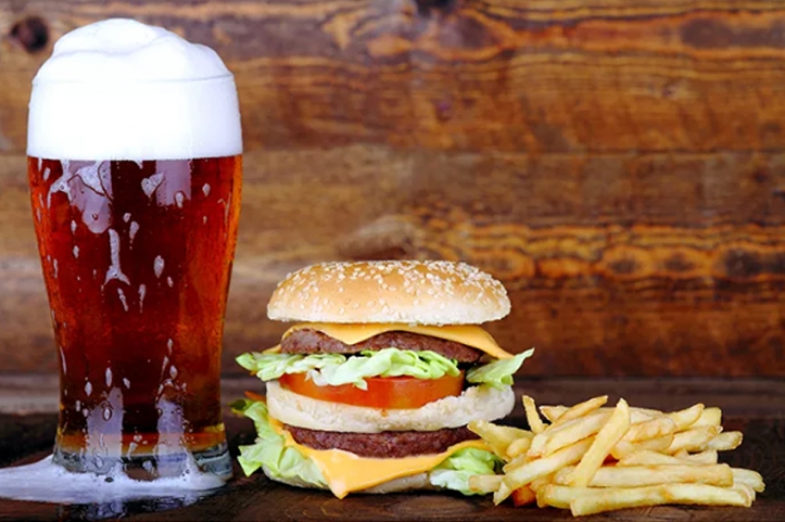 Harmonização de cerveja com hambúrguer Harmonização de cerveja com hambúrguer