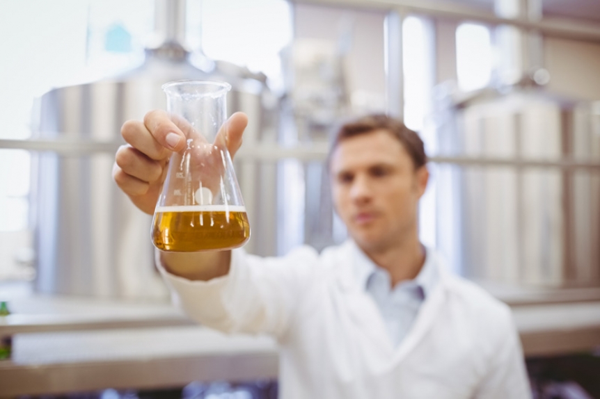 CIENTISTAS BRITÂNICOS AVALIARAM A CAPACIDADE DO ÁLCOOL PARA DIMINUIR A SENSAÇÃO DE DOR