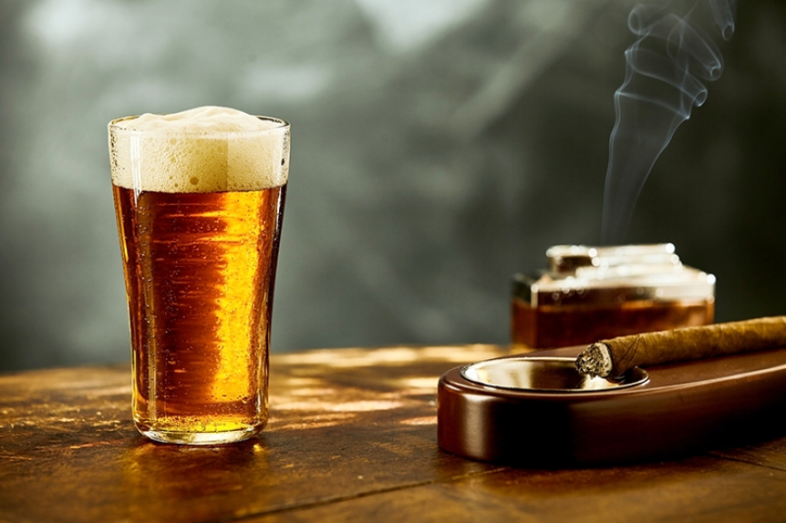 HARMONIZAR CERVEJA E CHARUTO HARMONIZAR CERVEJA E CHARUTO